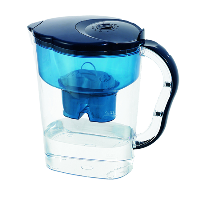 Water Filtration Pitcher with Flow Control